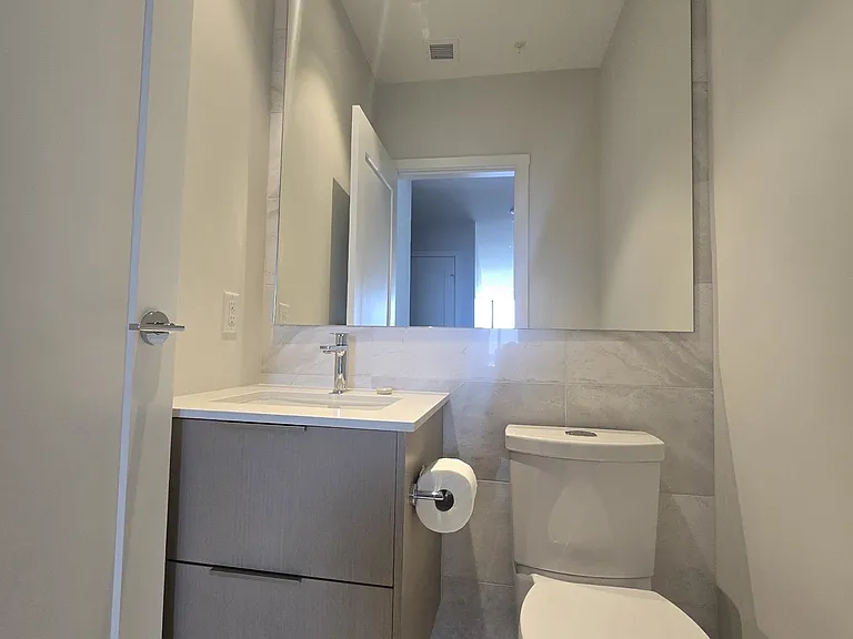 128 W 15th St #2202 — Photo 27