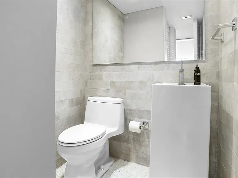 860 Ashford Ave #5C-1 — Photo 11