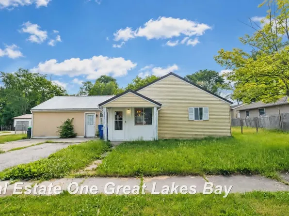 3531 Lions Head Ln, Saginaw, MI 48601