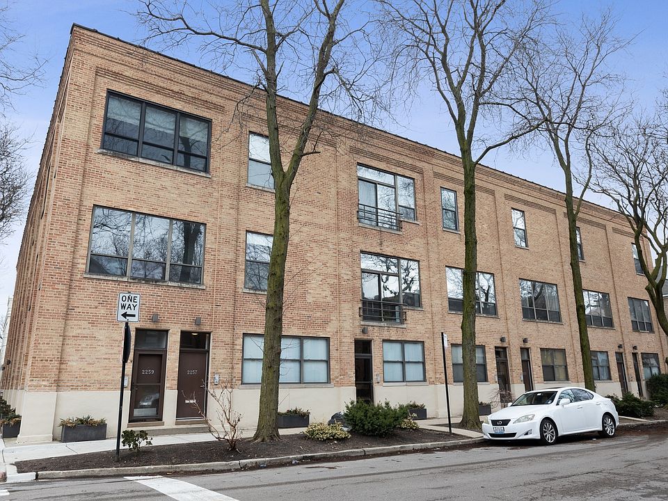 1st image of 1321 W Belden Ave #D3