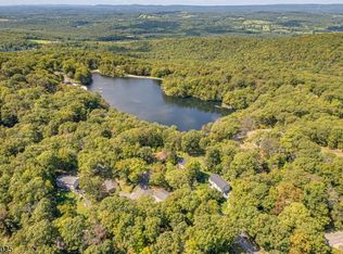 5 Splitrock Ln, Vernon Twp., NJ 07461