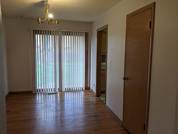 3rd image of 2611 Karen Dr