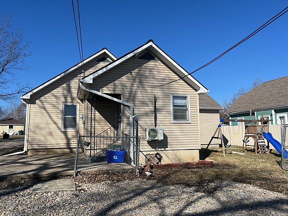 2nd image of 102 Saint Paul St