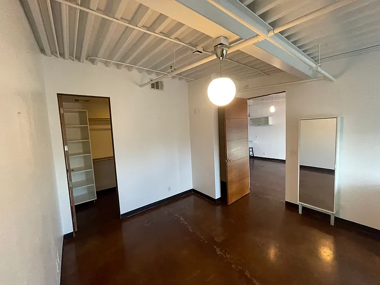 701 Shadow Ln — Photo 38