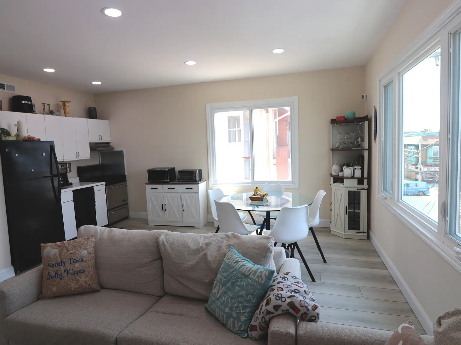 2 bed, 736 sqft, $1,500 — Photo 4