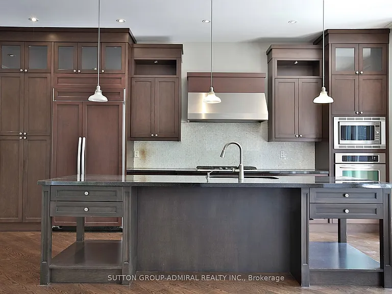 21 Dunblaine Ave — Photo 11