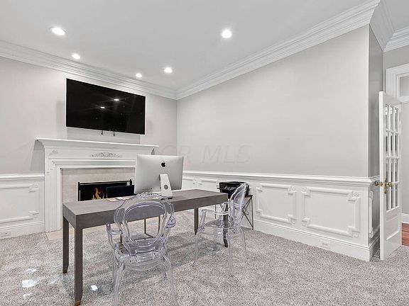 5th image of 4061 Westbury
