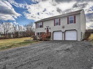 422 Crossroad School Rd, Carlisle, PA 17015