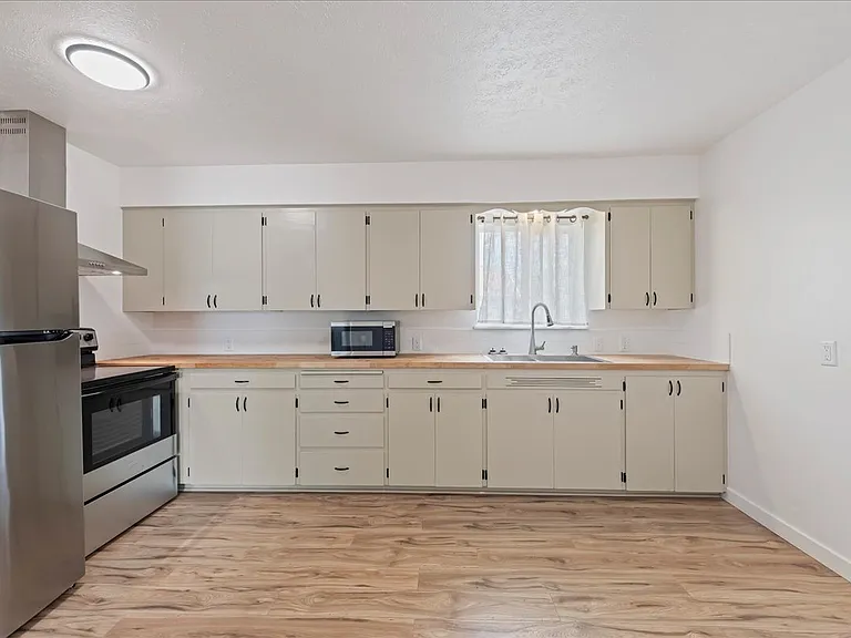 850 Riverside Ave — Photo 6