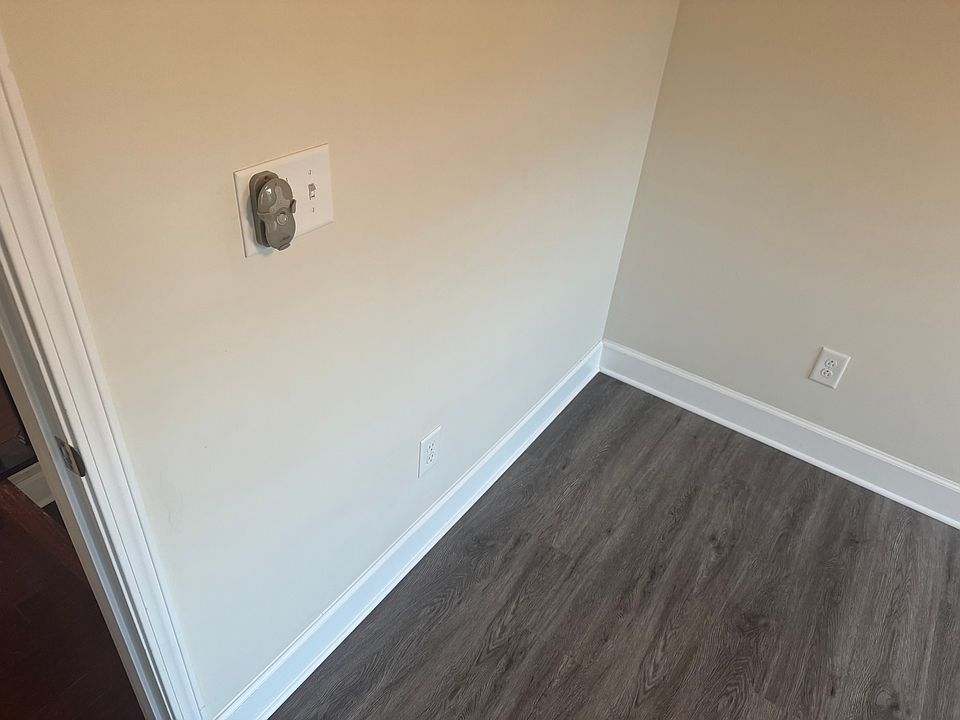 1st image of 2562 Sibley Dr NE
