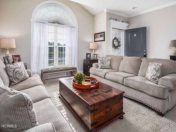 4th image of 1632 Brook Hollow Drive #B