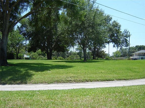 2nd image of Lake Charm Cir