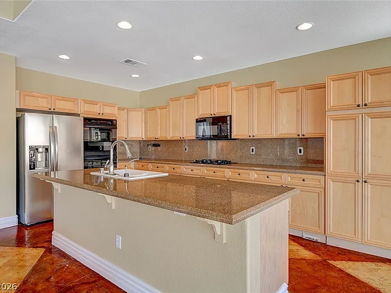 9462 Castillana Ct — Photo 14