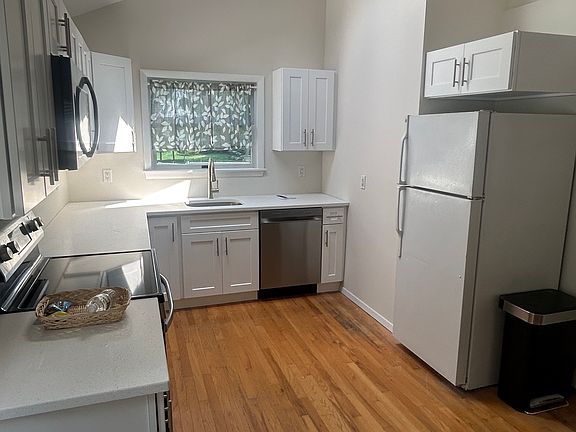 3rd image of 75 McCue Ln