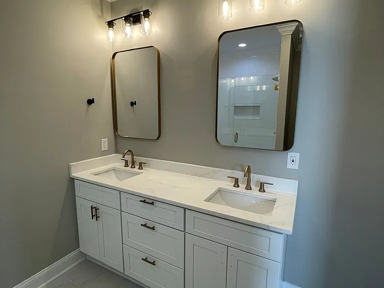 625 E 3rd St #11 — Photo 16