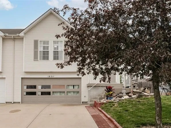 18511 S Mulberry Ct, Gardner, KS 66030