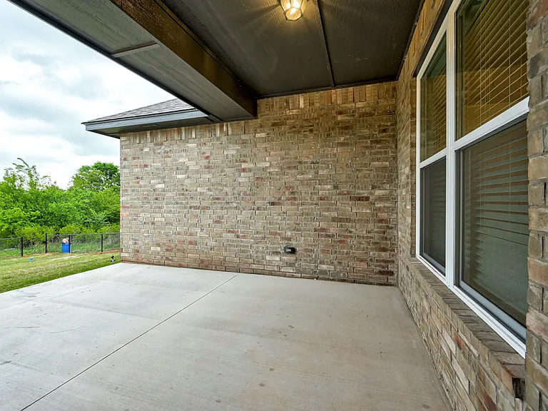 2298 E Sooner Rd — Photo 36