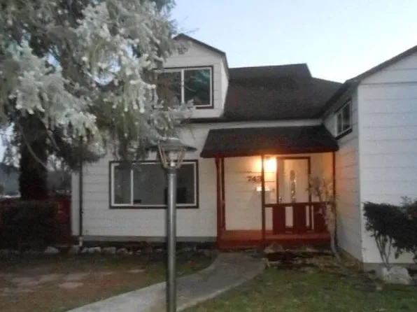 743 French St, Yreka, CA 96097