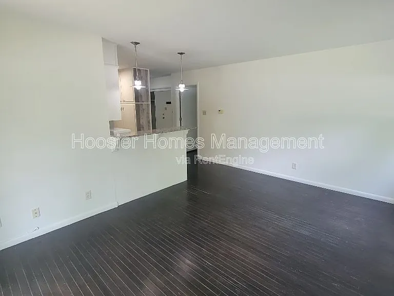 770 E 61st St #1 — Photo 7