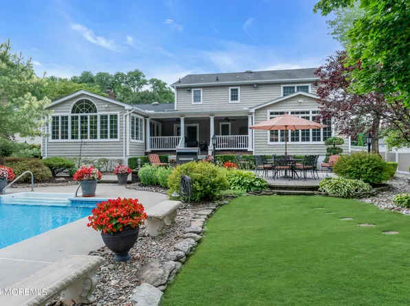 47 Westbrook Way, Manalapan, NJ 07726