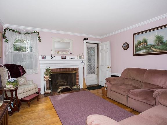 4th image of 188 South St