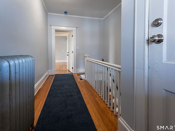 4th image of 94 Fairfield Ave Unit 2