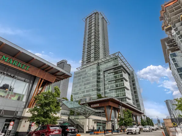4485 Skyline Dr #4205, Burnaby, BC V5C 0J2