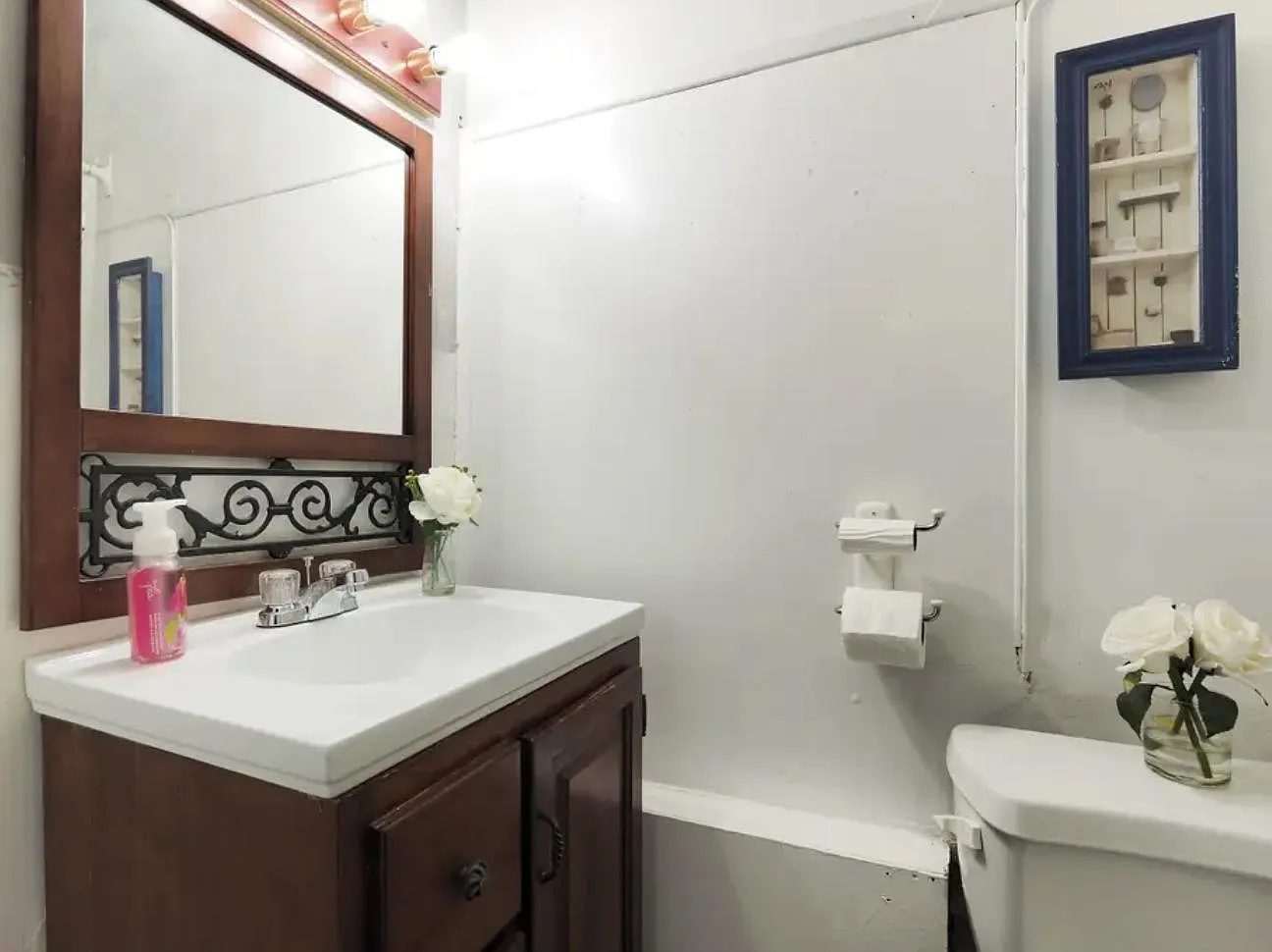 2804 Saint Paul St — Photo 1