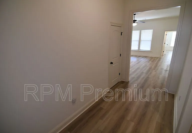 7108 Kenilworth Crossing Ave — Photo 4