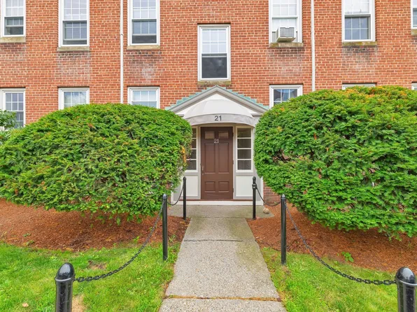 21 Englewood Ave APT 2, Brookline, MA 02445