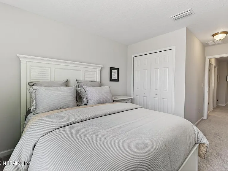 381 Richmond Dr — Photo 27