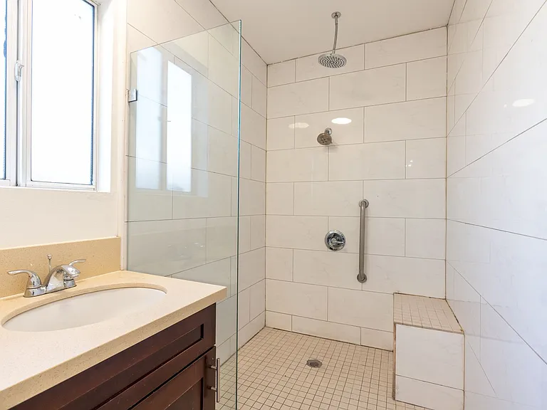 2540 Hudspeth St — Photo 18