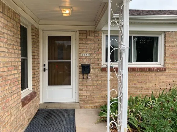 5732 N Witte LANE, Glendale, WI 53209
