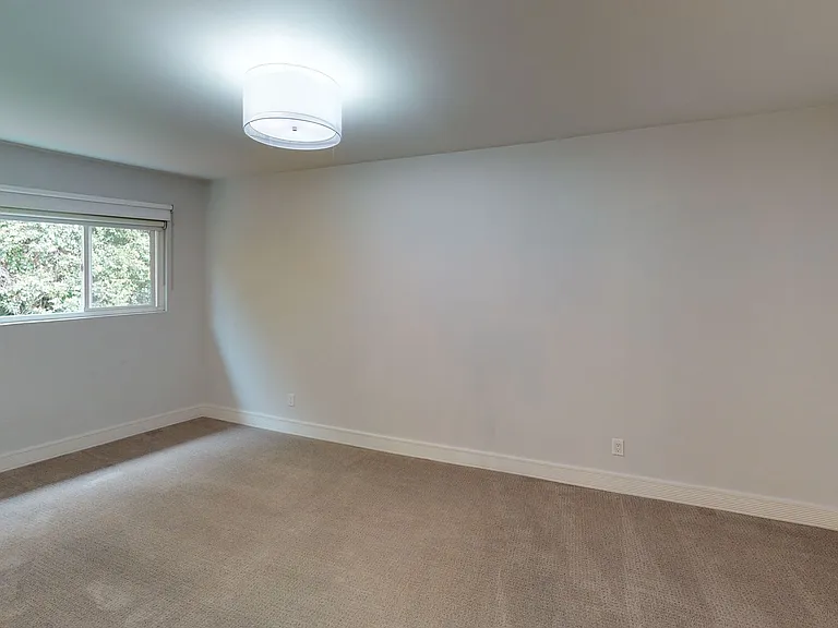 BWD - Bronwood Apartments — Photo 11