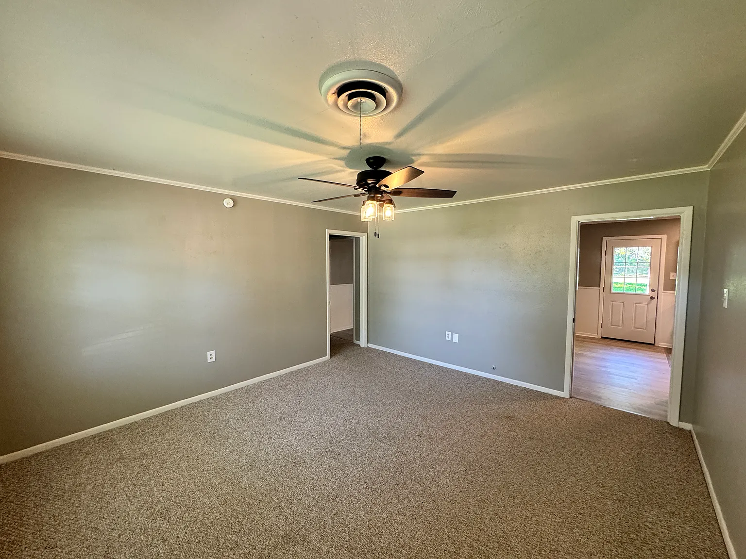3 bed, 1224 sqft, $1,700 — Photo 4