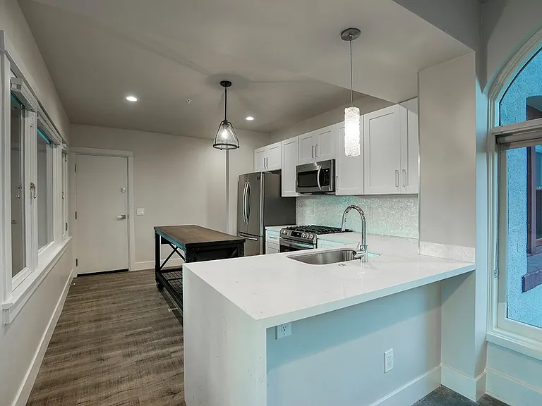 402 W Roosevelt St #203 — Photo 9