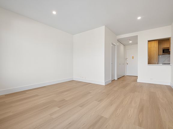 3rd image of 600 Columbus Ave APT 6D