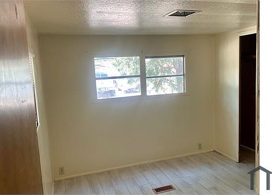 5th image of 501 W Loring Ave #1