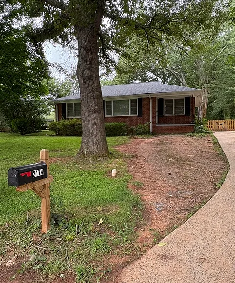 2174 Trailwood Dr SE — Photo 2