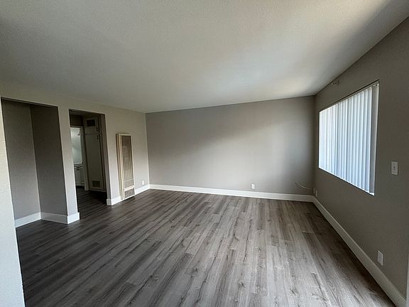 3rd image of 14530 Lemoli Ave #5