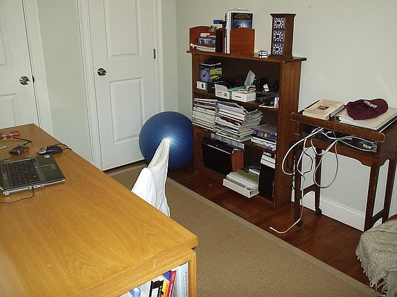 Study room/ bedroom