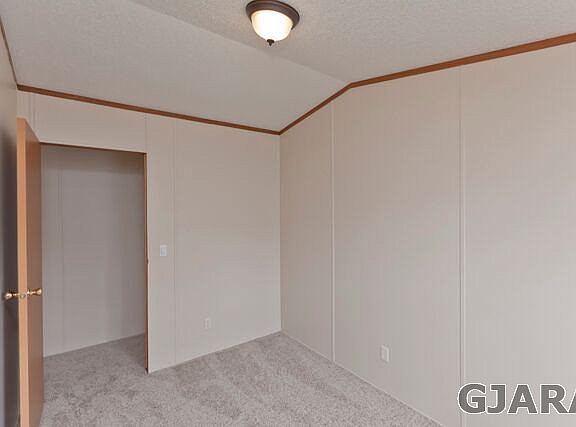 3rd image of 532 Holly Park Dr