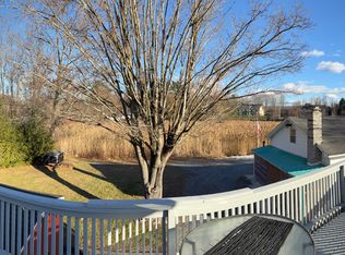 16 Corey Dr, North Bennington, VT 05257