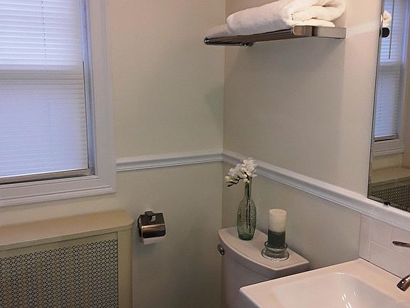 5th image of 135 Montowese St APT 2