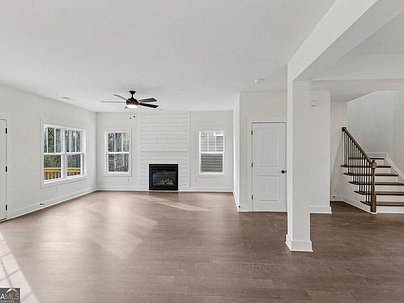 4th image of 2645 Mills Bnd