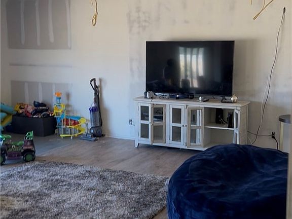 3rd image of 5967 N Sycamore Ave