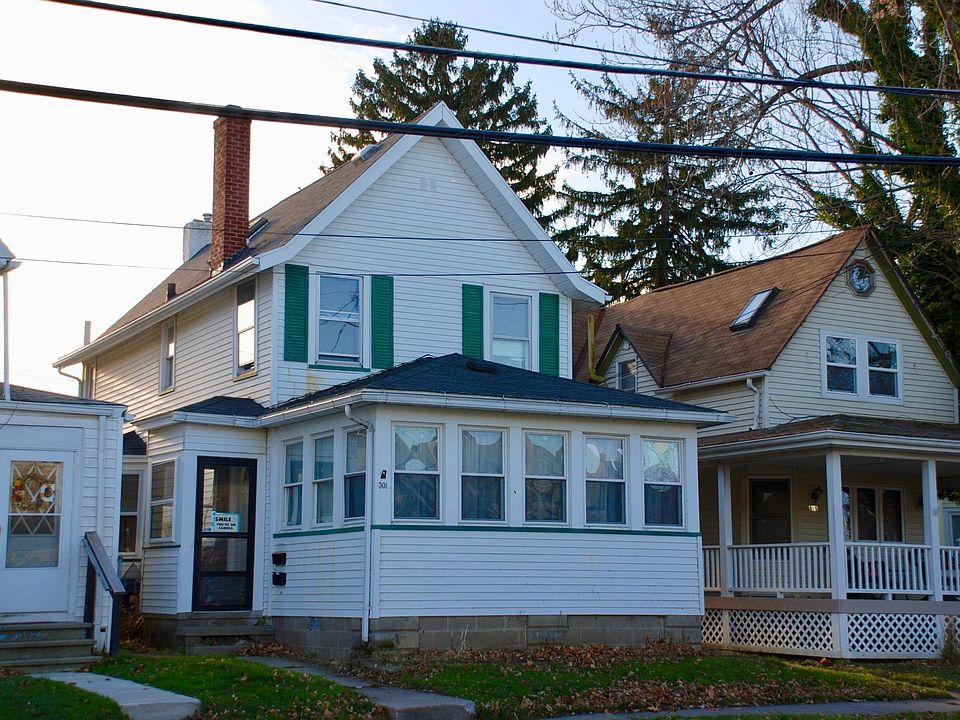 Front of house, the entrance for apartment is in the rear and it's first floor