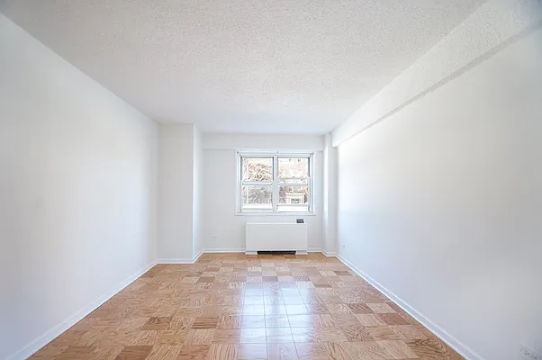 Rented by Rhona Realty | media 53