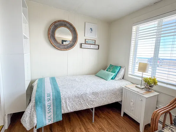 821 Ocean Blvd #1, Hampton, NH 03842