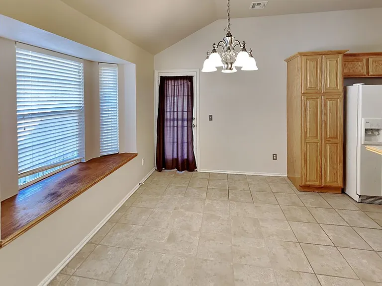 21886 Pioneer Cir — Photo 8